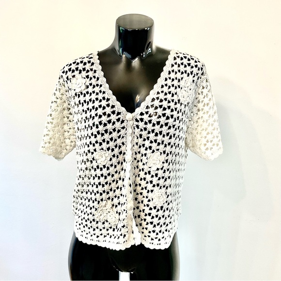 April Cornell Tops - Vintage APRIL CORNELL White Boho Crochet Knit Top With Appliqué Flowers